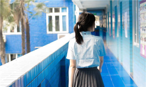 刚察如何找到一个可以帮助我生孩子的女人？